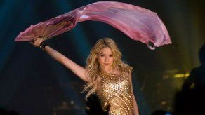 Shakira da un abre boca de lo que será su show en los MTV VMAs.