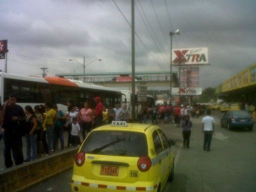 ATTT revisará contrato tras paro de operadores de Metro Bus