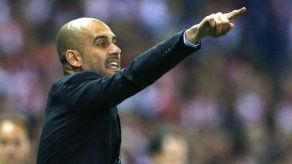 Guardiola lega al Barcelona otro título en su despedida