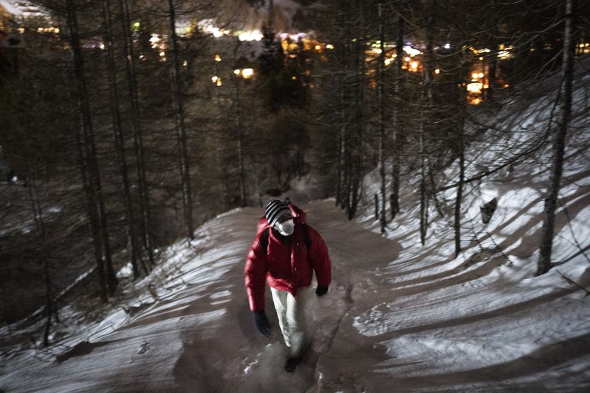 Los trabajadores humanitarios temen que los afganos más acostumbrados a las montañas y los peligros del invierno estén tomando rutas más peligrosas por la nieve que los migrantes de climas más cálidos.