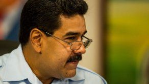 Venezolanos en EEUU dicen que Maduro les castiga con recorte de divisas