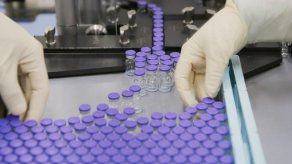 Pfizer-BioNTech comienzan ensayos clínicos de vacuna contra ómicron