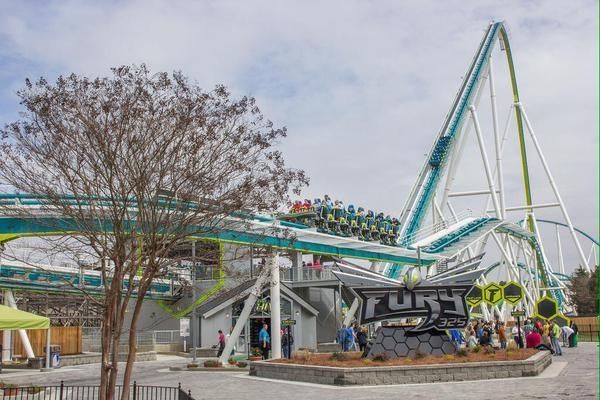 Inauguran en Carolina del Sur montaña rusa más alta y rápida del mundo