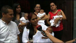 Cuatrillizos nacidos en septiembre fueron bautizados