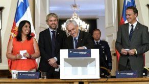 Piñera convoca oficialmente a inédito plebiscito constitucional en Chile