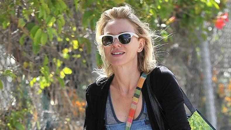 Naomi Watts quiere ser una madre normal y no una estrella de cine