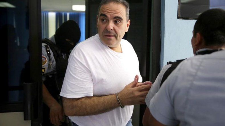 Expresidente salvadoreño Saca es condenado a dos años de cárcel por cohecho