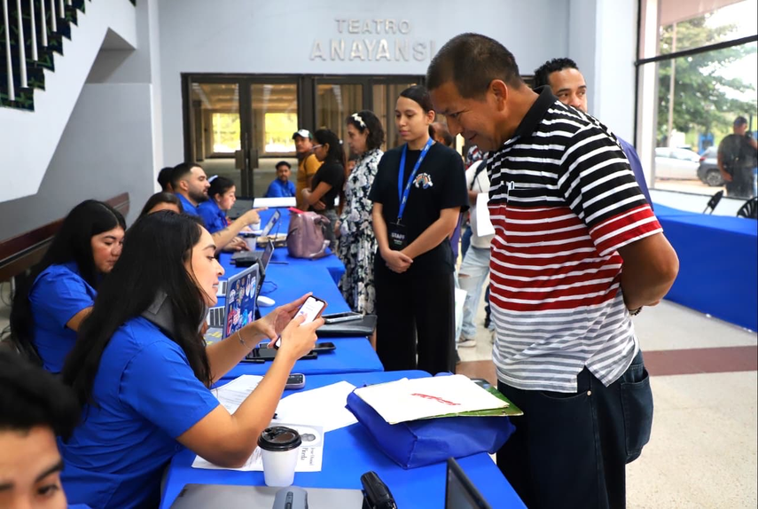 Alcalde Mayer Mizrachi se refiere a la feria de empleo en Atlapa.&nbsp;