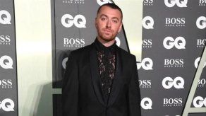 Sam Smith supera sus inseguridades al utilizar tacones en público
