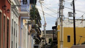 Polémica empresa suspende trabajos para levantar red eléctrica de Puerto Rico