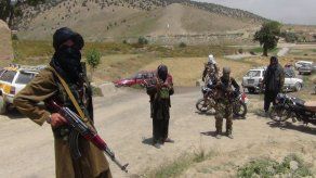 Talibanes matan a doctores y pacientes en hospital afgano tras tomar distrito