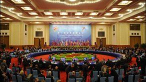 Líderes del mundo piden reformas financieras urgentes