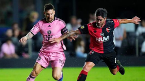Lionel Messi enfrentó a Newells en emotivo partido amistoso