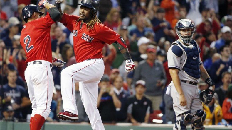 Chapman falla de nuevo y Boston remonta en novena ante Yanquis