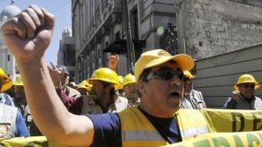 Nuevo receso en diálogo con sectores mineros rivales en Bolivia