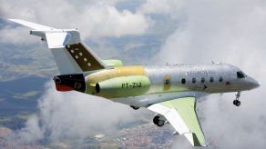 Vuelo inaugural en Brasil del jet de negocios Legacy 450 de Embraer