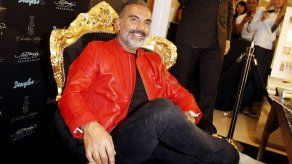 Diseñador de moda de las estrellas muere a los 57 años