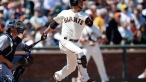 Blanco castiga a Padres con triple que da el triunfo a Gigantes 4-2