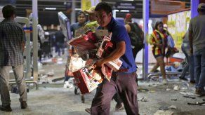 México: siguen disturbios por alza del precio gasolina México: siguen disturbios por alza del precio gasolina