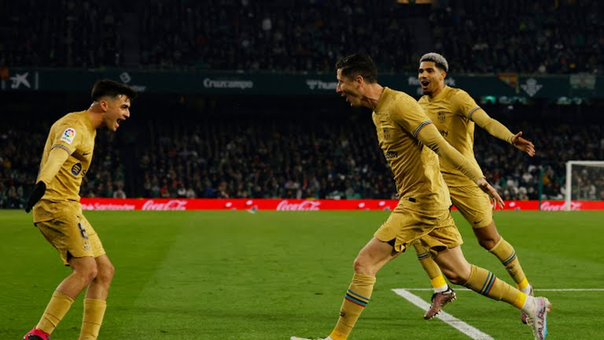 El FC Barcelona logra imponerse ante el Betis y sigue líder&nbsp;