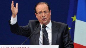 Hollande sigue en cabeza