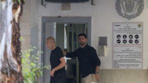 El exprimer ministro israelí Ehud Olmert sale de prisión