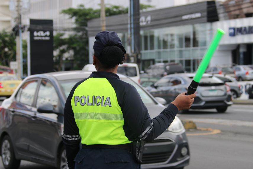 La Policía Nacional abre investigación tras el incidente que involucra a una unidad del tránsito.