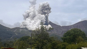 Costa Rica eleva alerta por el volcán Rincón de la Vieja.