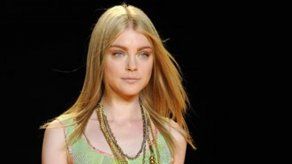 Estrellas deslumbran a modelos en la Semana de la Moda