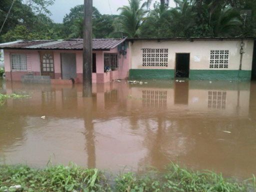 Declaran alerta sanitaria en zonas afectadas por inundaciones