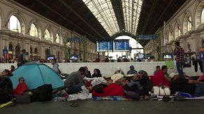 Unos 300 refugiados huyen de un centro de acogida en el sur de Hungría