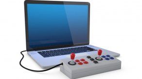 Adolescente ruso gana un mes con una estrella porno en un juego de ordenador