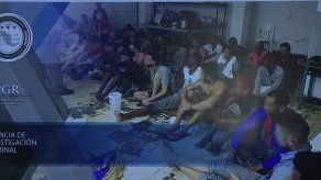 Fiscalía mexicana rescata a 39 migrantes cubanos secuestrados en Cancún