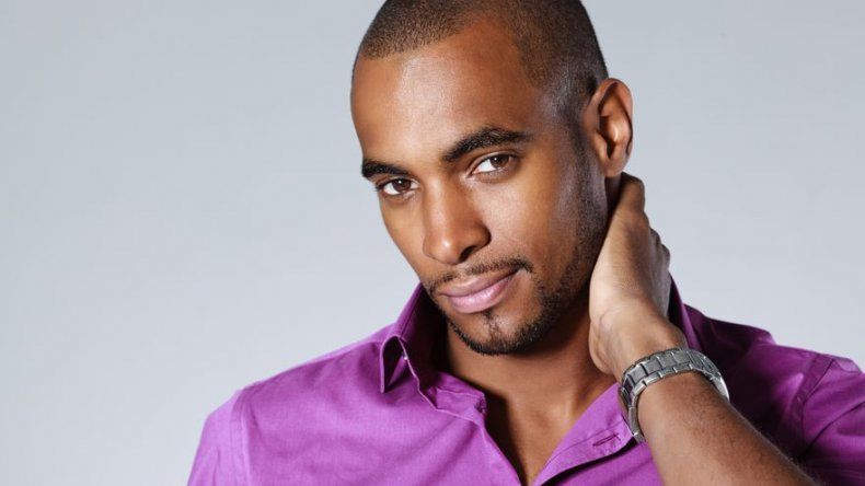 Hombres vestidos de color morado tienen más éxito con las mujeres