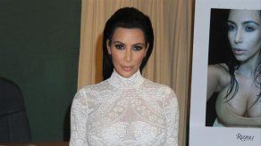 Kim Kardashian es sorprendida por una borracha en su habitación