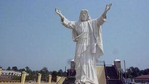 Pueblo del sur de Nigeria tiene la mayor estatua de Jesús en África