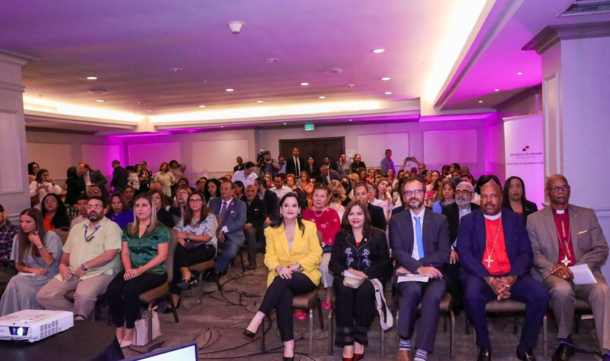 Ministra del MIDES presenta avances de los restos y desafíos de la administración actual. Ministra del MIDES presenta avances de los restos y desafíos de la administración actual.