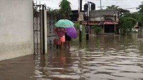 Huracán Max toca tierra en la costa del Pacífico mexicano