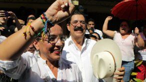 Expresidente Zelaya denuncia robo de presidenciales hondureñas a su esposa