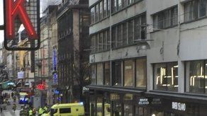 Suecia dice choque camión en Estocolmo fue ataque terrorista
