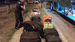 Decomisan presunta droga en el techo de un bus de la ruta David- Panamá Decomisan presunta droga en el techo de un bus de la ruta David- Panamá