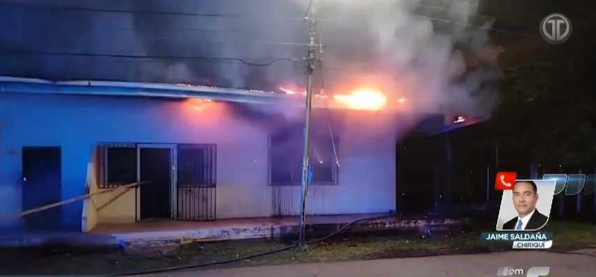 Controlan incendio de edificio de apartamentos en Chiriquí