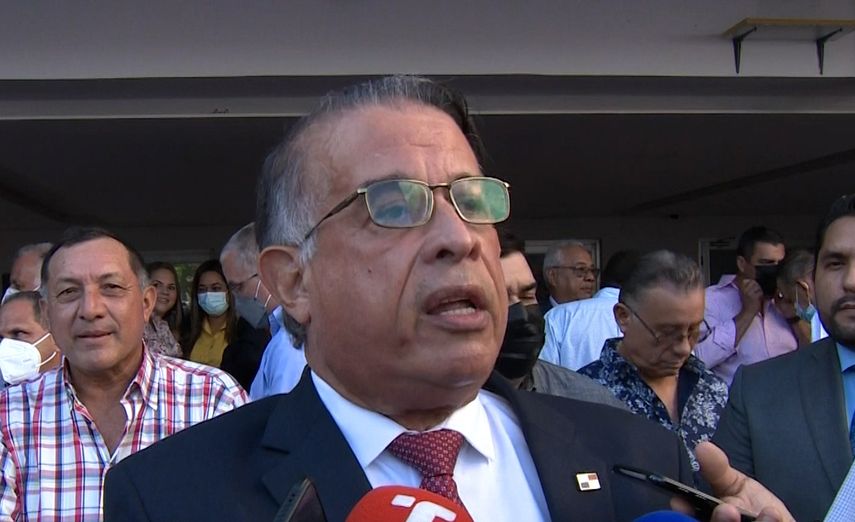 El titular del MIDA Augusto Valderrama.