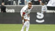 Neymar sufre lesión en la pantorrilla Neymar sufre lesión en la pantorrilla