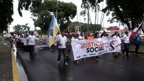 Moradores de Colón protestan por afectaciones causadas por los constantes apagones