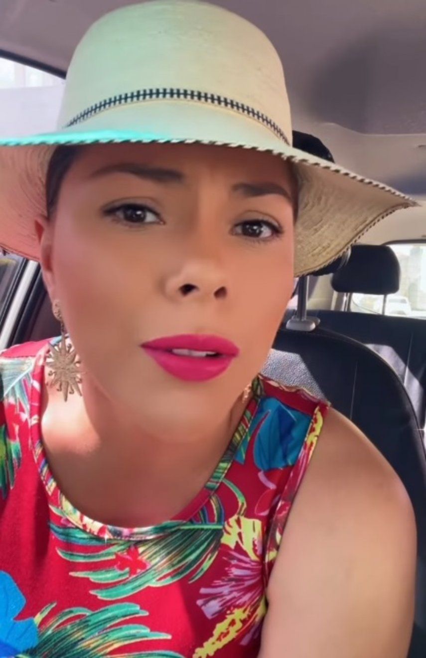 Doralis Mela revela con qué ha resuelto sus ganas de orinar en el carro