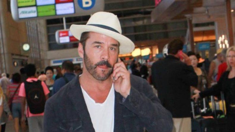 Jeremy Piven niega haber tocado de manera inapropiada a una Playmate llamada Ariana