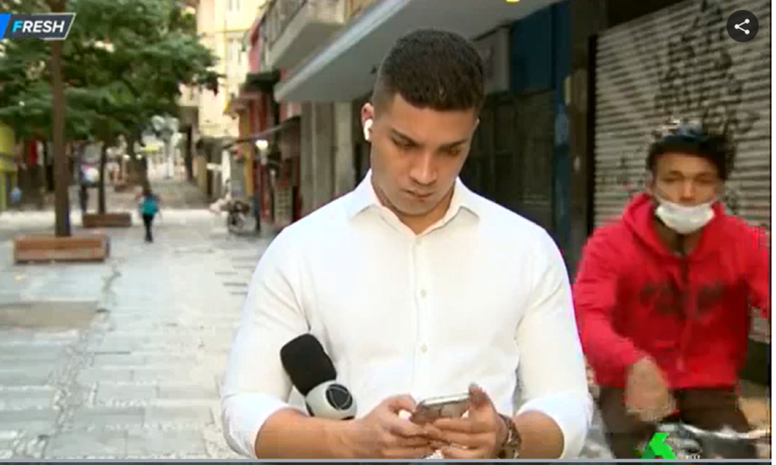 Ladrón en bicicleta intenta robarle a reportero su celular