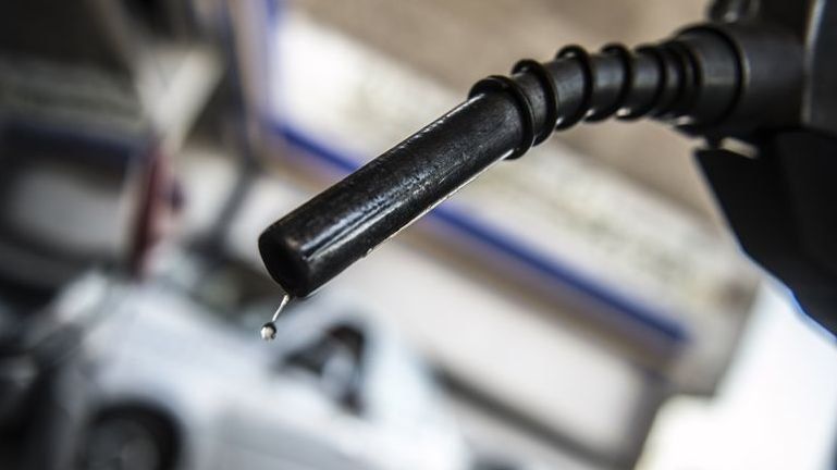Precio del combustible registrará leve baja a partir de este viernes