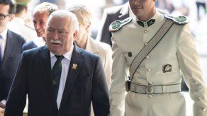Expresidente Lech Walesa propone chip para políticos para garantizar transparencia